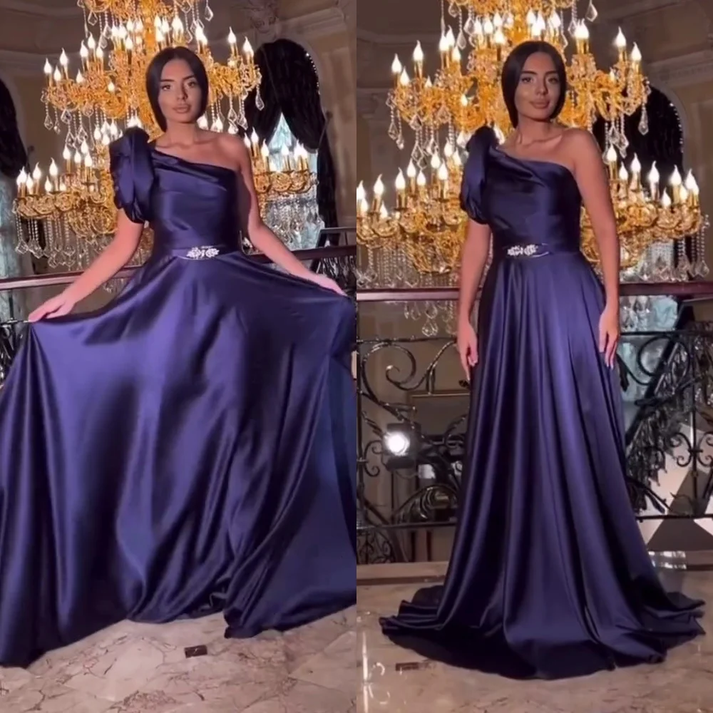 

Meetlove فساتين السهرة High Quality One-shoulder A-line Sweep_Brush Prom Dresses Rhinestone Flower Satin Formal Occasion Gown