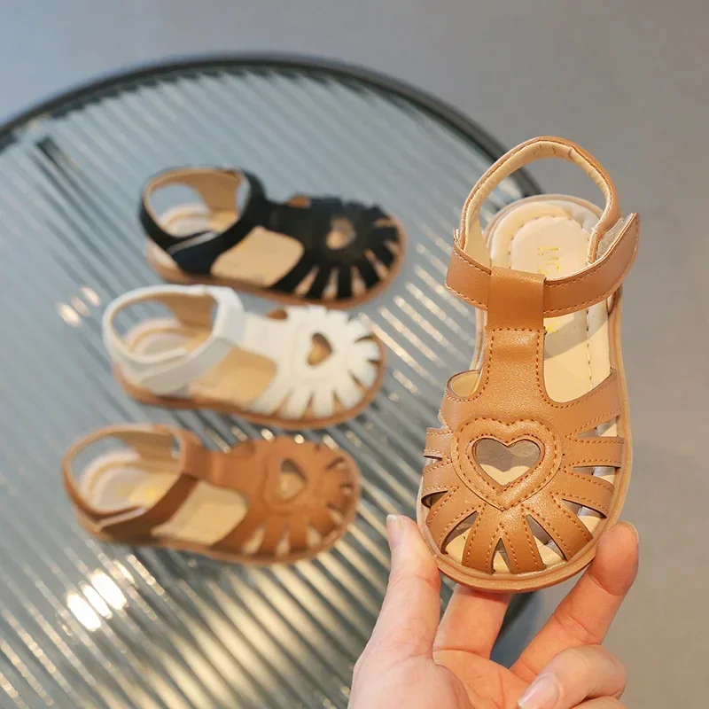 Girl Casual Flat Sandals Waterproof Love Design Soft Suitable for Summer Vacation Versatile Girls Shoes size 21-30