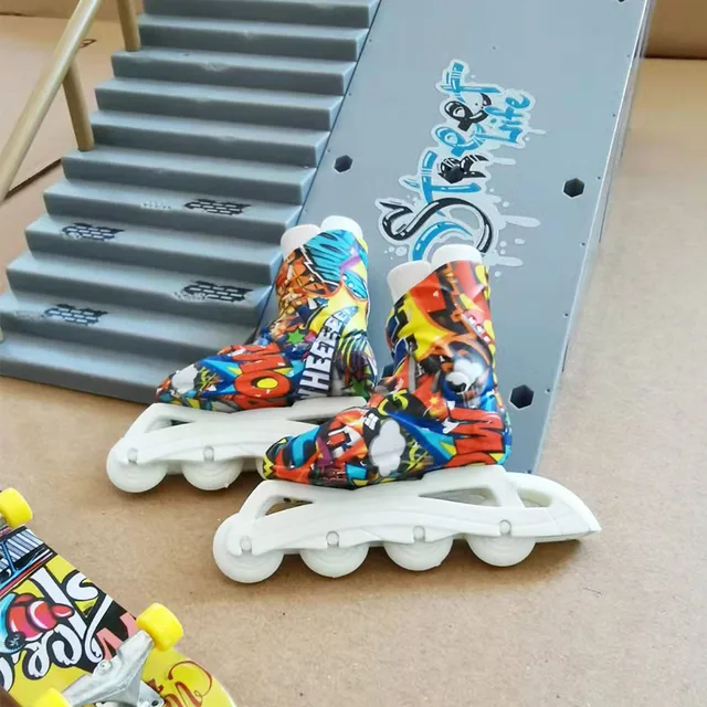 Mini Roller Skates Toy Fingerboard Mini Skateboard Shoes Mini Skateboard Shoes Colorful Finger Skates Toys Mini Sneakers For 1