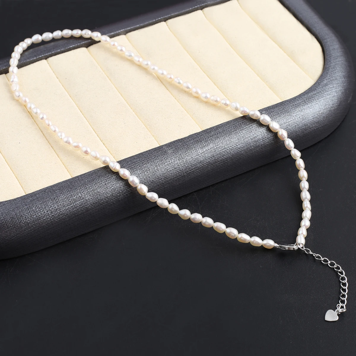 

Natural Freshwater Pearl Rice Shaped Beaded Necklace Charm Jewelry Bridal Wedding Accessories for Women's Anniversary Gift