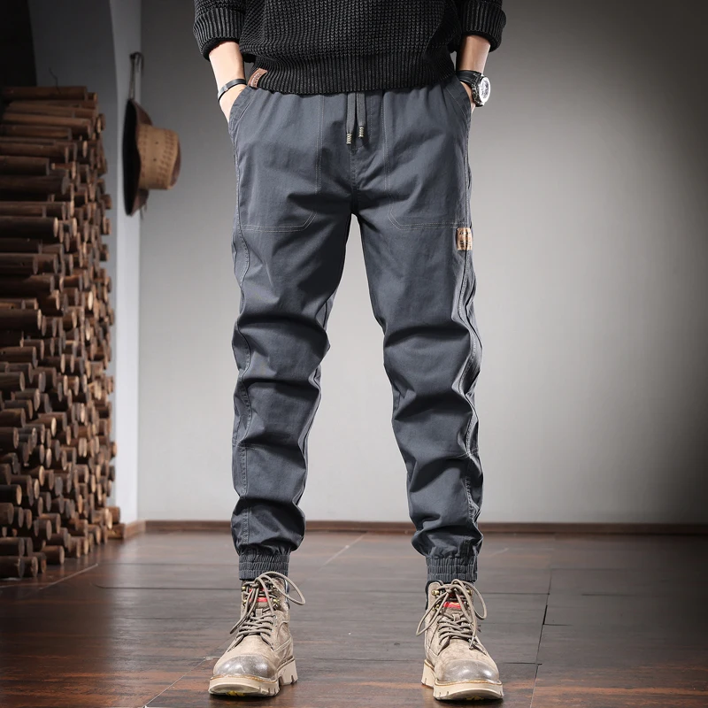 Рисунок 6 - Осенние черные повседневные брюки-карандаш