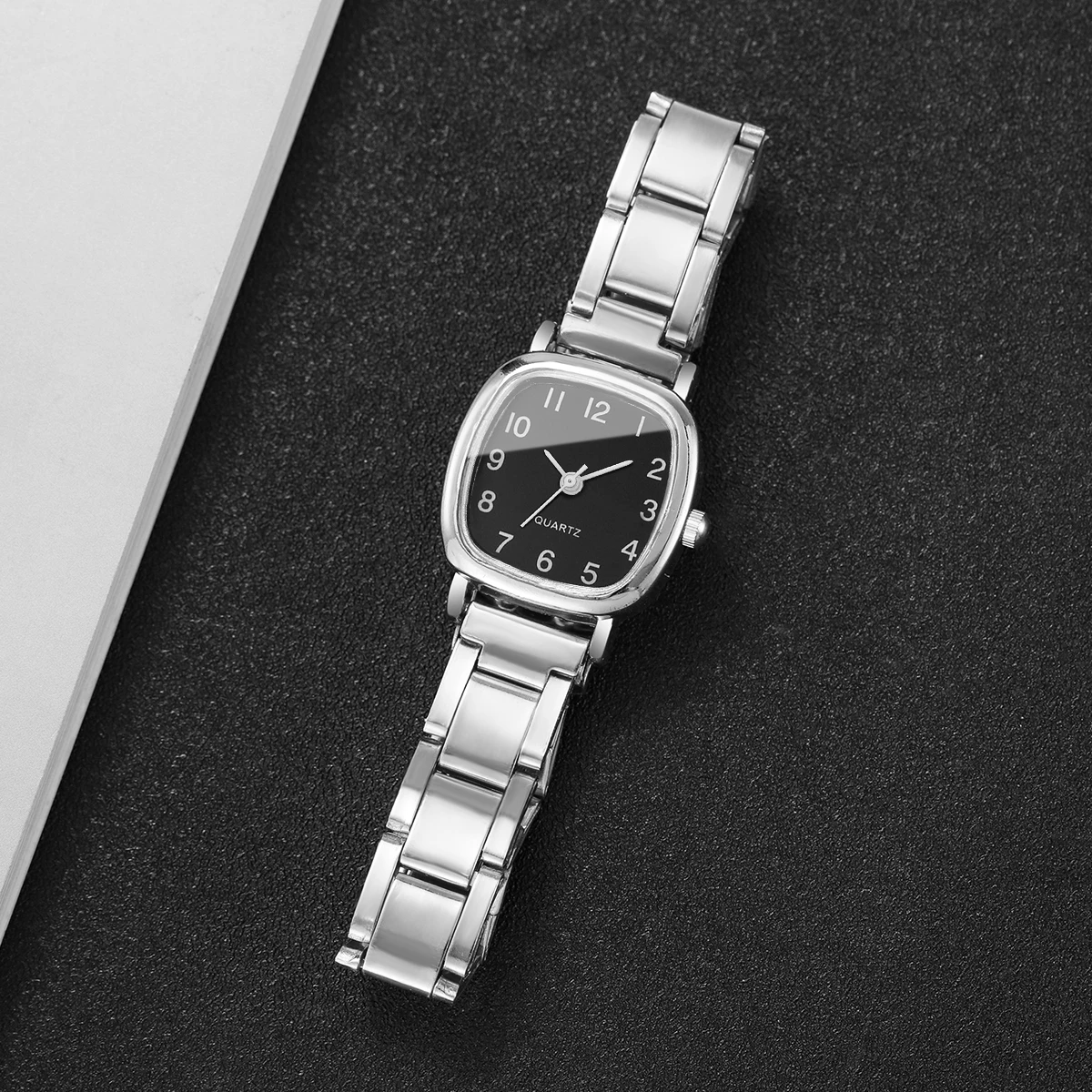 Women's Fashion Niche Light Luxury Simple Digital Small Dial Classic Leisure Quartz Watch (Box Not Included)