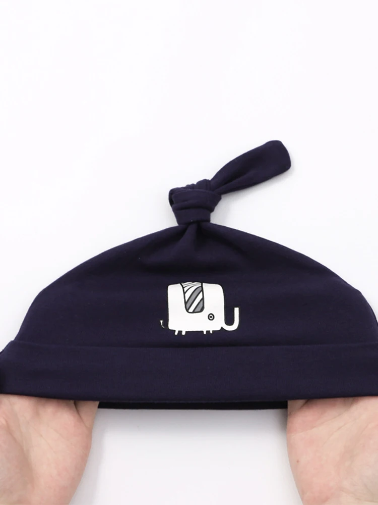 3. Bar/set of baby boy hats made of cotton, soft, comfortable, fashionable, and minimalist children's accessories