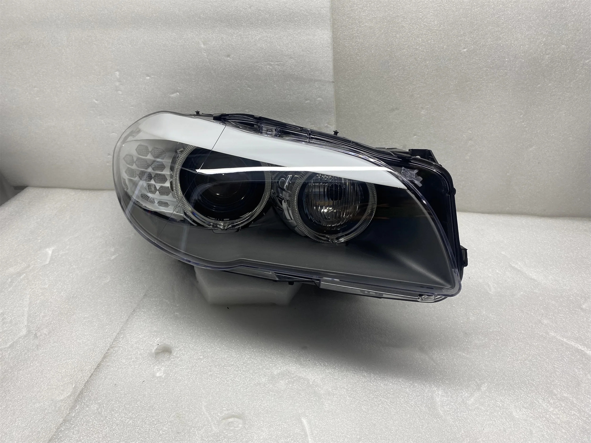 BMW 5series F10左 キセノンアダプティブヘッドライト（BMW F10