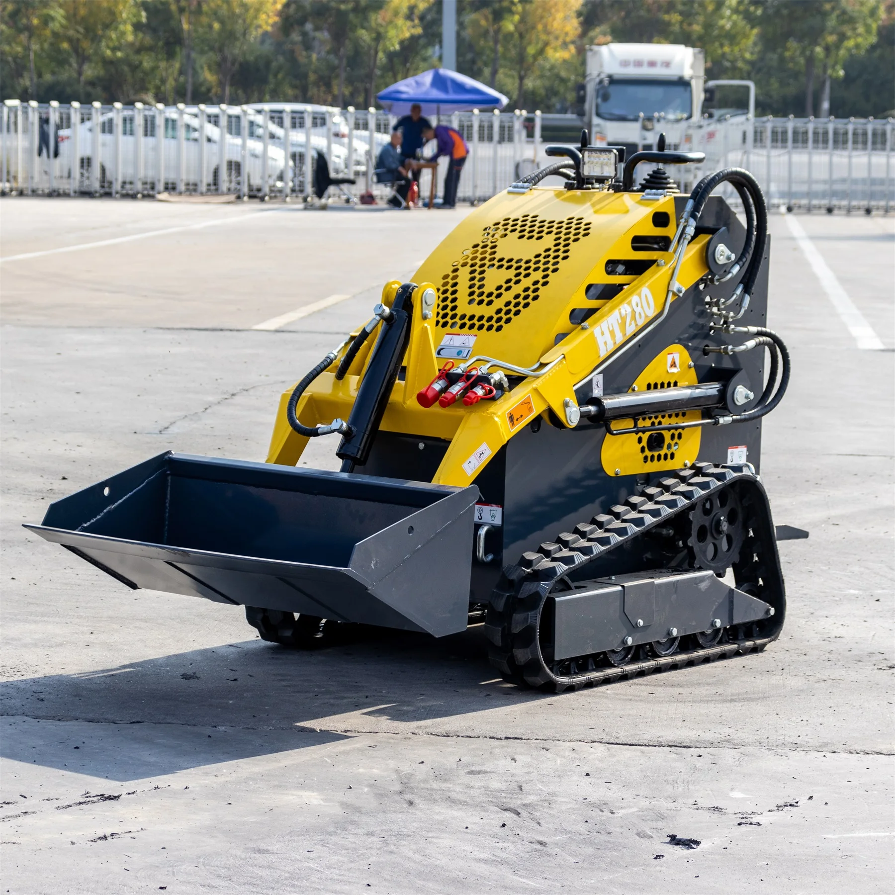 

Hightop Mini Skid Steer Loader with EPA Engine