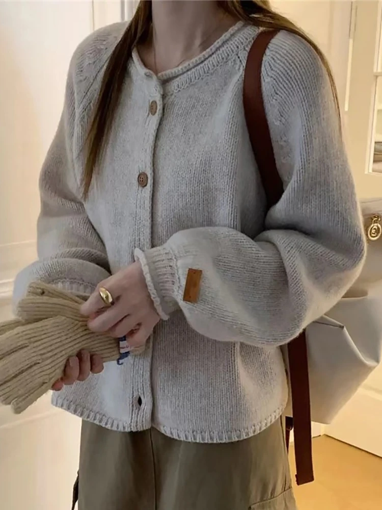 AOSSVIAO 2025 الخريف الدافئة واحدة الصدر محبوك سترة المرأة موضة عادية الجاكار الكروشيه الوردي سترة القمم Y2k