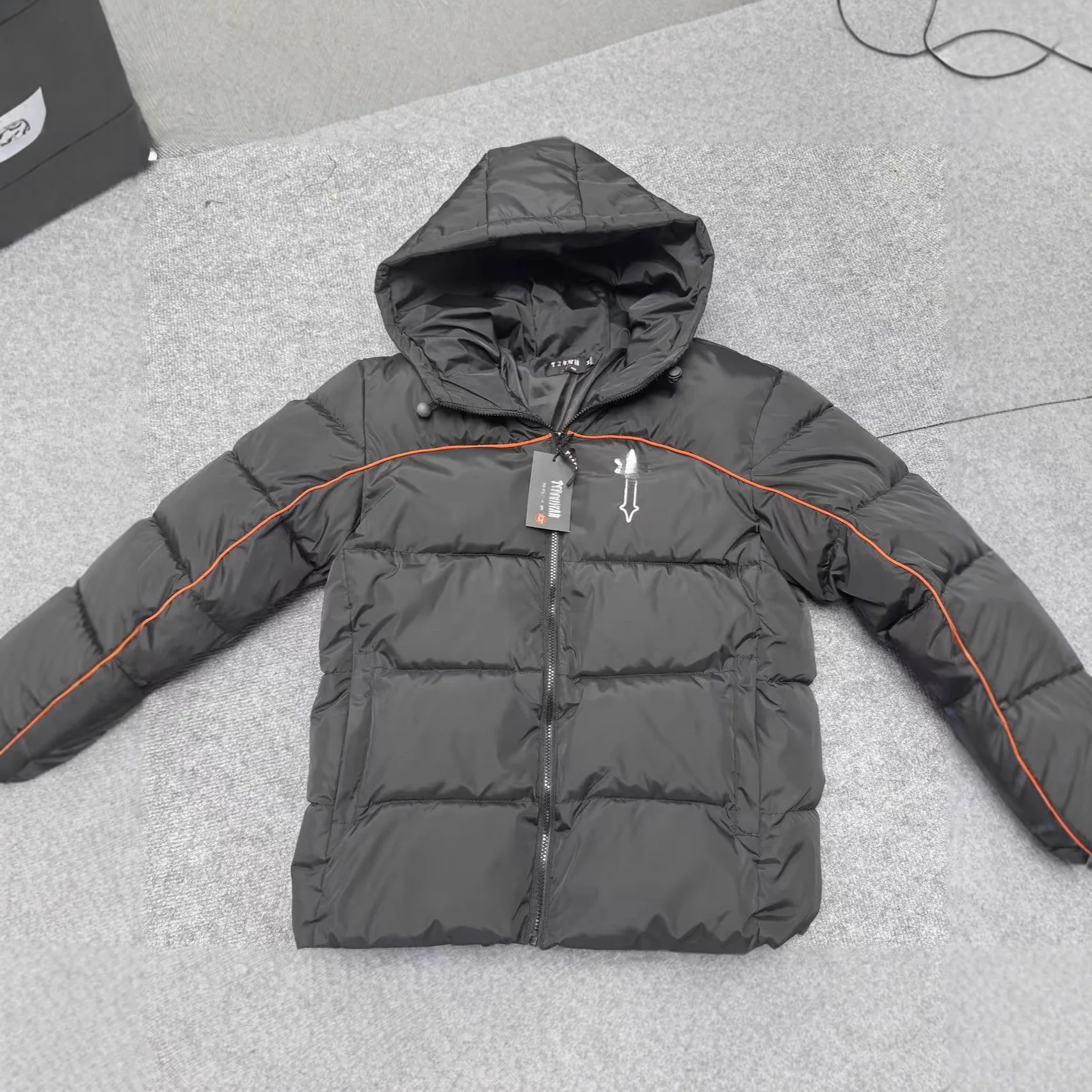 Giacca invernale da uomo in cotone ispessito con cappuccio ricamato elasticizzato antivento impermeabile chiusura con cerniera di marca retrò alla moda