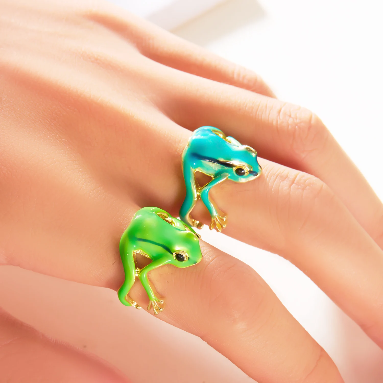 Unique Green Tree Frog Opening Rings for Women Men Weird Realistic Animal Ring Statement Jewelry Gift
