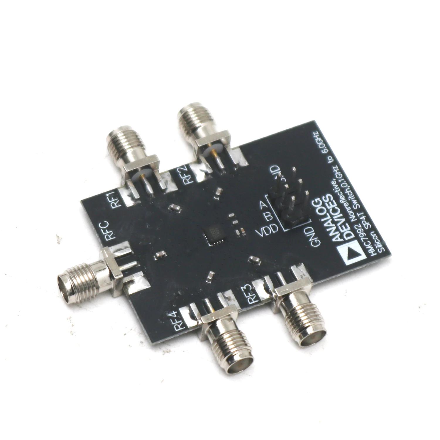 Angle du module interrupteur RF SP4T HMC7992 0.1-6GHz SMA 50Ω pour RC, connecteurs SMA dorés.