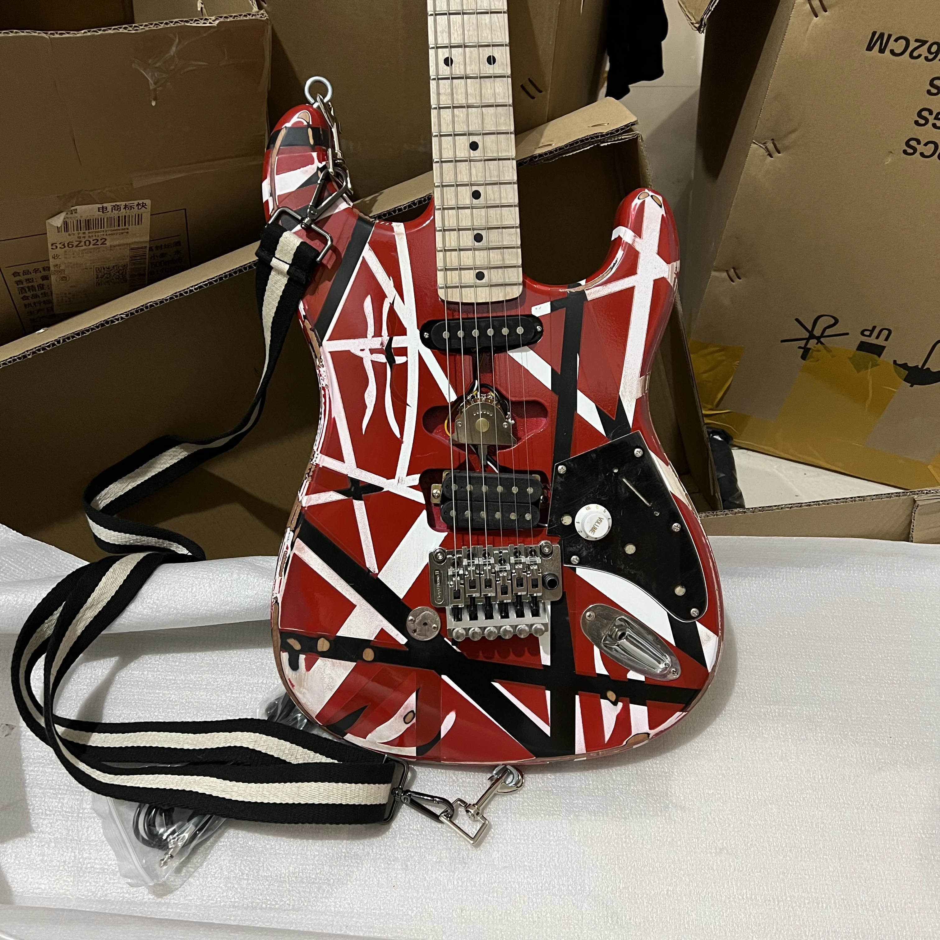 Эдвард Эдди Ван Хален Тяжелая реликтовая красная французская 5150 электрическая гитара черные белые полосы Floyd Rose Tremolo мост Наклонный пикап