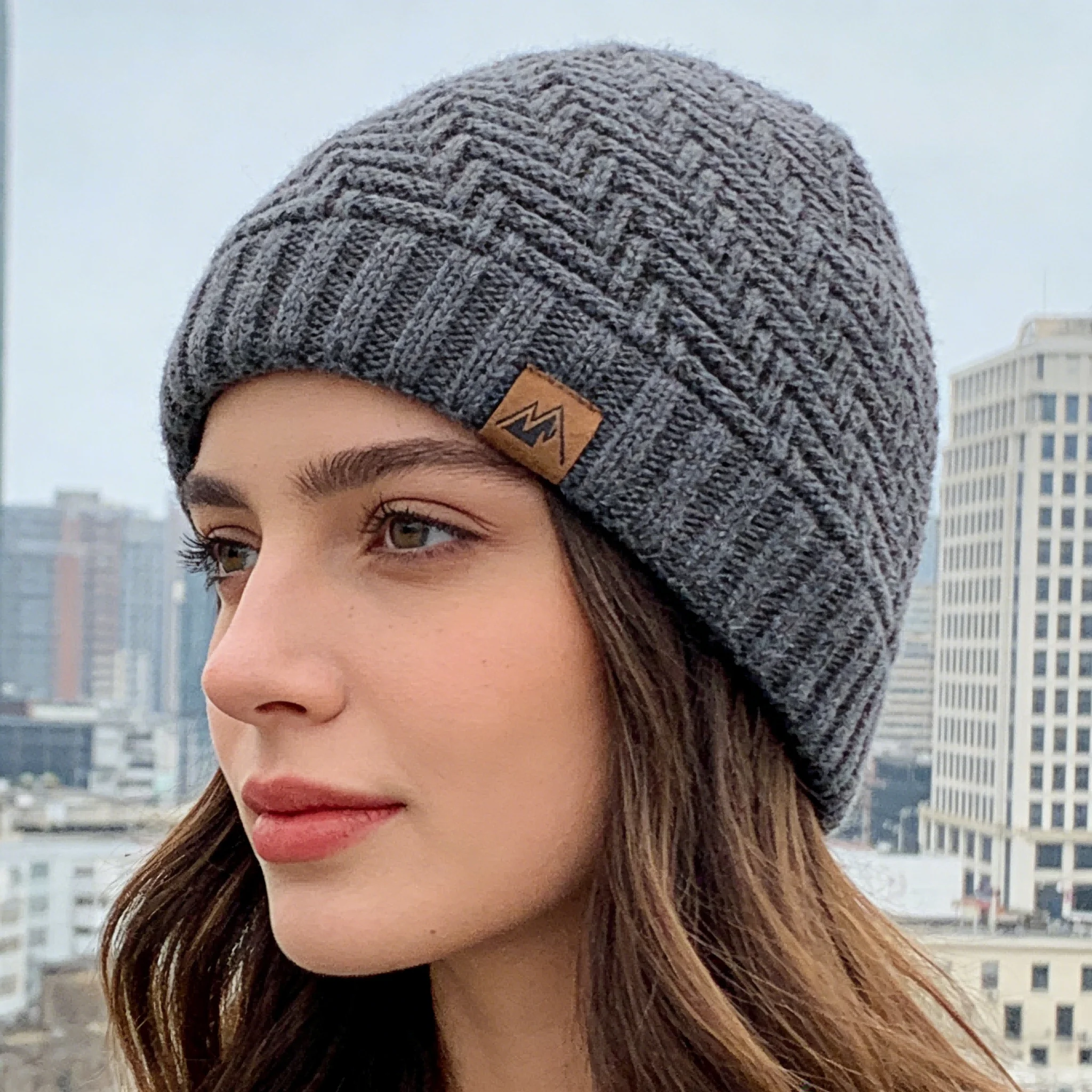 Heißer Verkauf Unisex Peak Labal Winter Hüte Mode Gestrickte Hüte Für Männer Frauen Beanie Cap Outdoor Plüsch Fell Gefüttert Warme Sport Hut – Detail 5