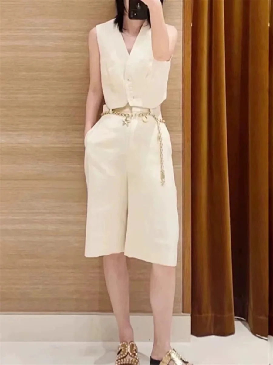 

2024 Spring and Summer Women New Simple V-neck Sleeveless Top / Shorts