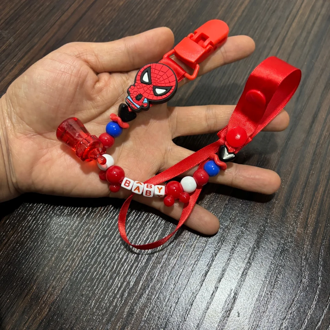 Ciuccio per neonati con texture realistica del capezzolo, con tappo antipolvere e clip con catenella anti-caduta, sicuro da usare - immagine 6
