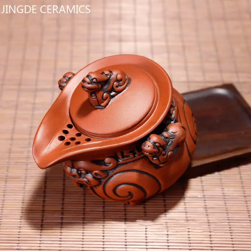 Traditional Lucky Fortune Animal Hand Grasp Pot Chinese Purple Clay Teapots Handmade Zhu Mud Tea Infuser Zisha Tea Set 200ml
