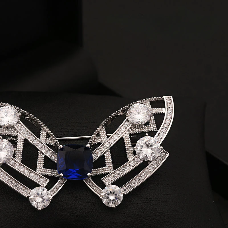 High-End Hollow Butterfly Brooch Women's Suit Coat Corsage Neckline Pin Accessories Fixed Cardigan Buckle Jewelry Clothes Gifts