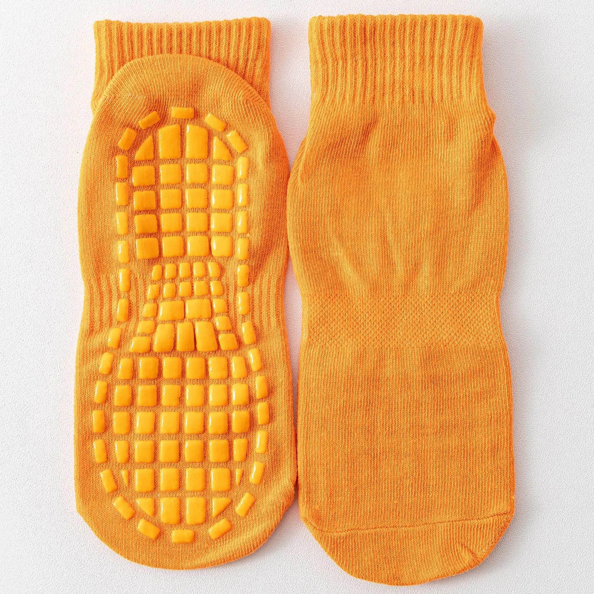 Рисунок 2 - Носки хлопковые нескользящие для детей и взрослых