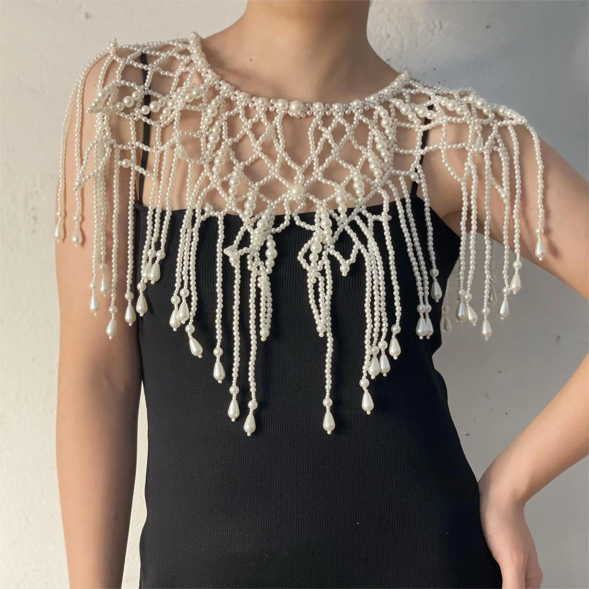 

New Hollowed Out Tassel Pearl Shawl Body Chain Jewelry Sexy Bikinis Waist Chain Цепочки Bra Body Chains for Women Pearl Ожерелья