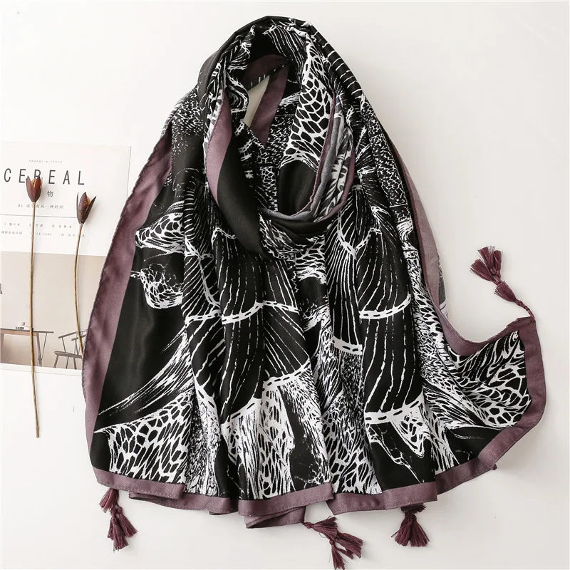 

2023 Spain Fashion Black Big Floral Tassel Viscose Shawl Scarf Lady High Quality Print Soft Pashmina Stole Bufandas Muslim Caps