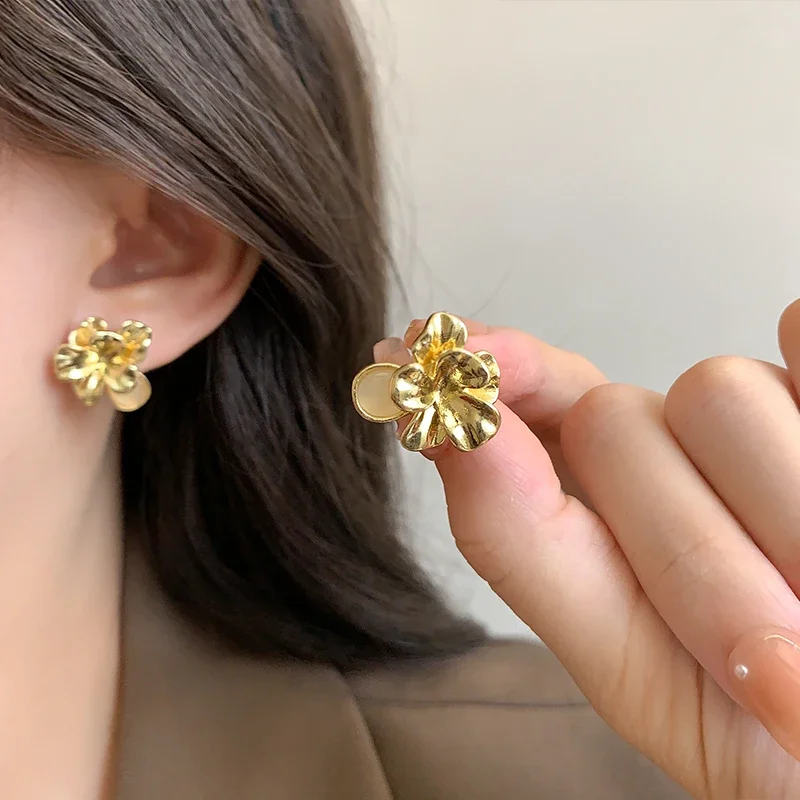 Women's Golden Petal Ear Clips French Retro Three-dimensional Metal Opal Flower Clip on Earrings No Piercing