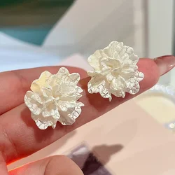 Charming Red and Blue Enamel Flower Stud Earrings - Elegant Five Petal Design (661727)