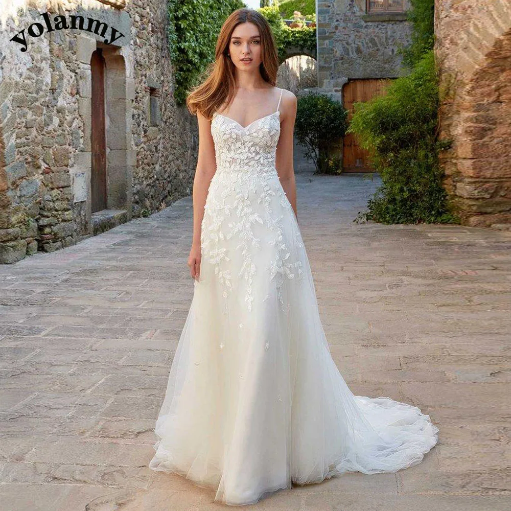 

YOLANMY Aline Wedding Dress Spaghetti Straps Tulle Appliques Lace Pleat Backless Illusion Chapel Train Engagement Custom Made