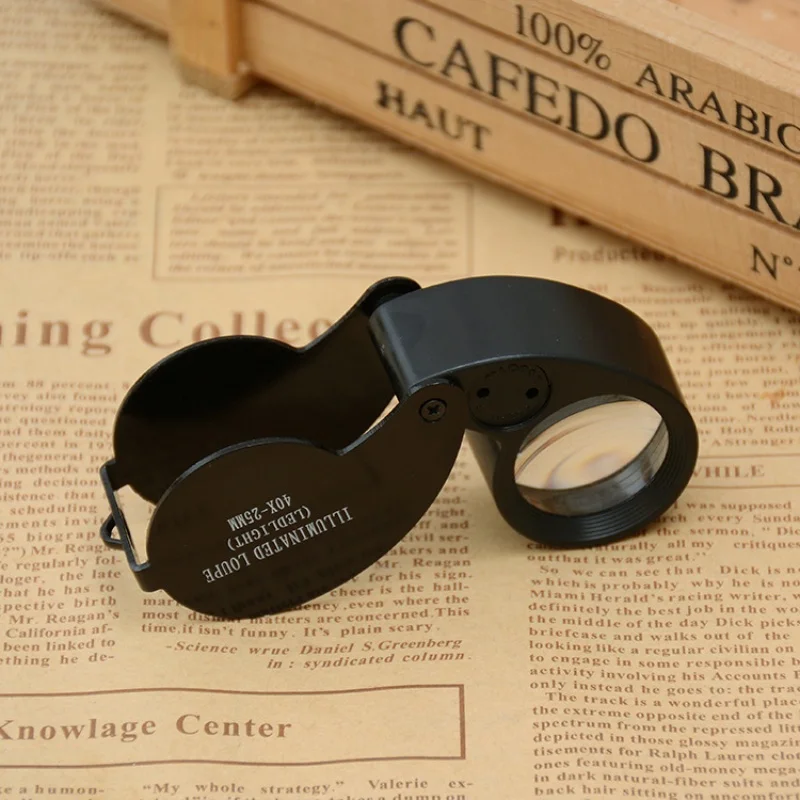 Jewelry Magnifier 40X Magnifying Glass Jewelers Loupe Pocket Folding Magnifier With Light for Watch Coins Stamps Gems Jewelry Diamond Identifying
