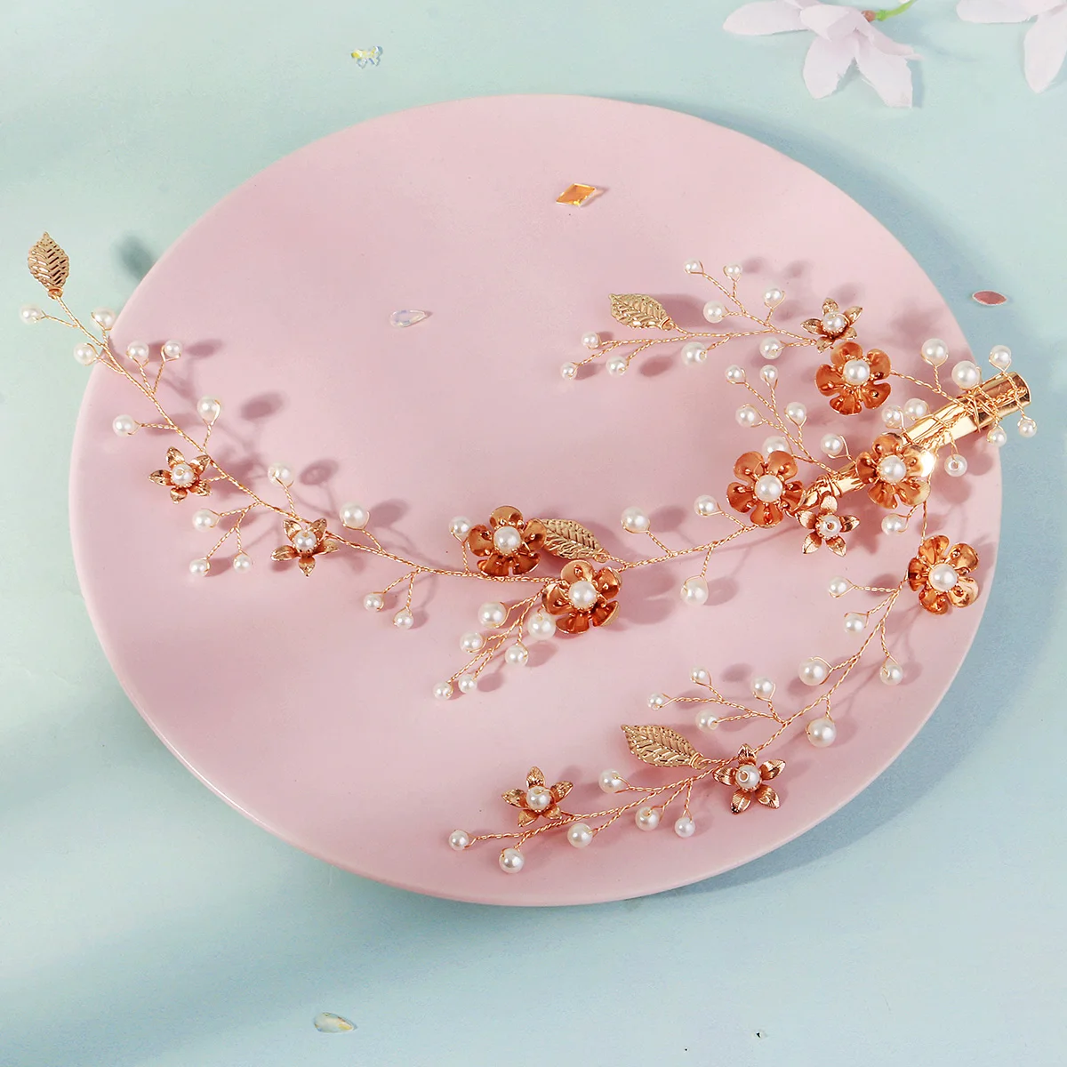 Goldene, elegante, handgefertigte Blüten-Kopfbedeckung, lange Braut-Haarspangen im Krallenstil