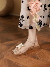  Lenkisen 2022 Summer New Arrival Genuine Leather Peep Toe Low Heel Pearl Flower Decoration Buckle Strap Sweet Women Sandals L36 