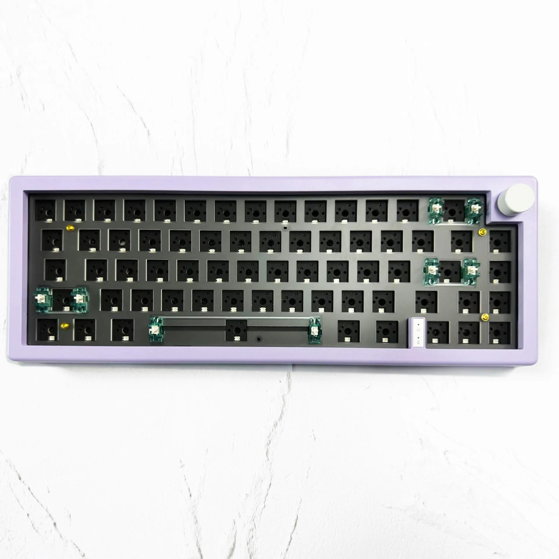 Kit com Botão Vol, 65% Layout, 66 Teclas, RGB Hot Swappable