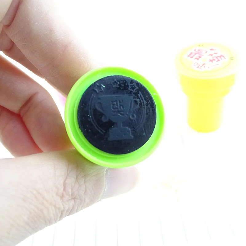 10Pcs/bag Children Award Praises Emoticons Seal Fun Teacher Comments Encourage Stamp DIY Scrapbooking Seal Funny Kids Toy Gift