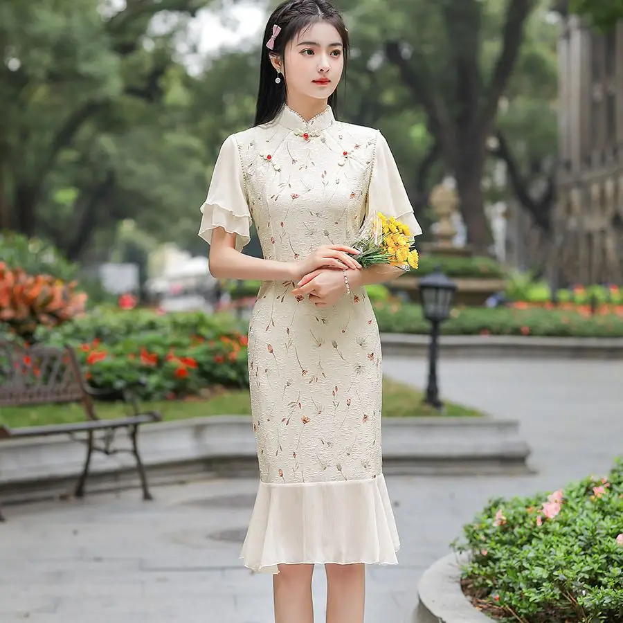 

Elegant Short Sleeves Mermaid Cheongsam Traditional Beaded Mandarin Collar Knee-Length Qipao Retro Chinese Women Dress