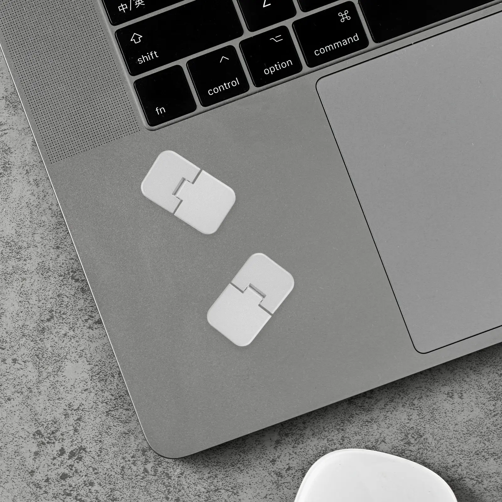 2Pcs 키보드 리프트 브래킷 세트 인체 공학적 키보드 라이저 휴대용 노트북 스탠드 책상 냉각 안정성을위한 미니 노트북 라이저 패드