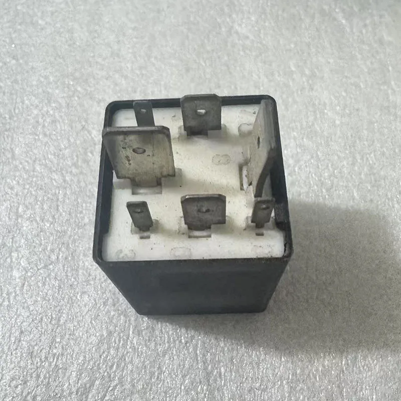 original 409 car fuel Oil pump relay 1J0 906 383C