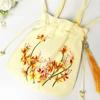 Sac seau à cordon de serrage de Style chinois élégant, sac à main brodé de fleurs en Organza Hanfu, lanière avec pompon pendentif, petit sac à main 4