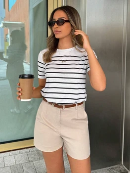 Women Striped Casual Versatile T-Shirt Graphic Tees Round Neck Loose Classic Short Sleeve Vacation Entertainment Commuter Top 1