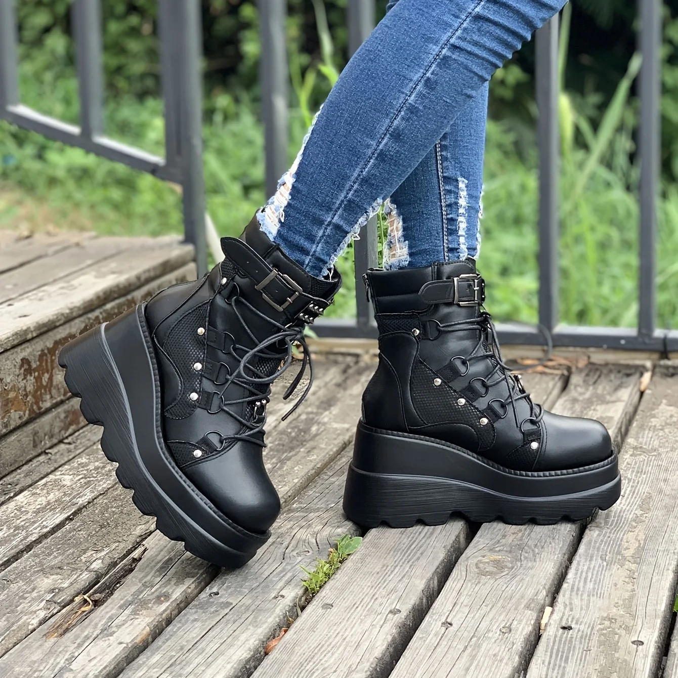 Unisex Combat Boots Platform Heel Lace-Up Leather Ankle Boots Vepose Women main image 2