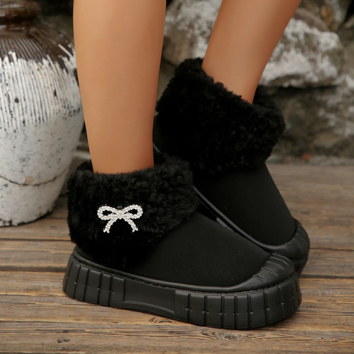 Soft Thick Bottom Non Slip Furry Snow Boots Women 2025 Winter Chunky Platform Fluffy Fur Ankle Boots Warm Plush Bowknot Shoes