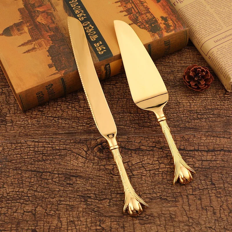 Pizza Cutter Pizza Peel Cake Knife European-style Golden Retro Knife Server Set Leaf Hearts Handle Pizza Shovel Cake Dessert Knife 2Pcs Wedding Birthday Set