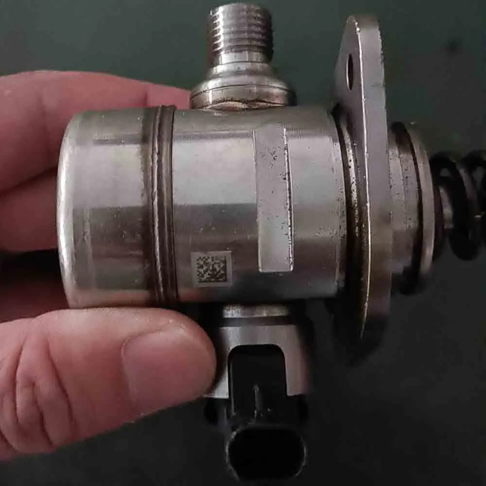 S046121111010-B03 High pressure fuel pump for CHANGAN CS35 plus K817858 re10b0 28560563 S