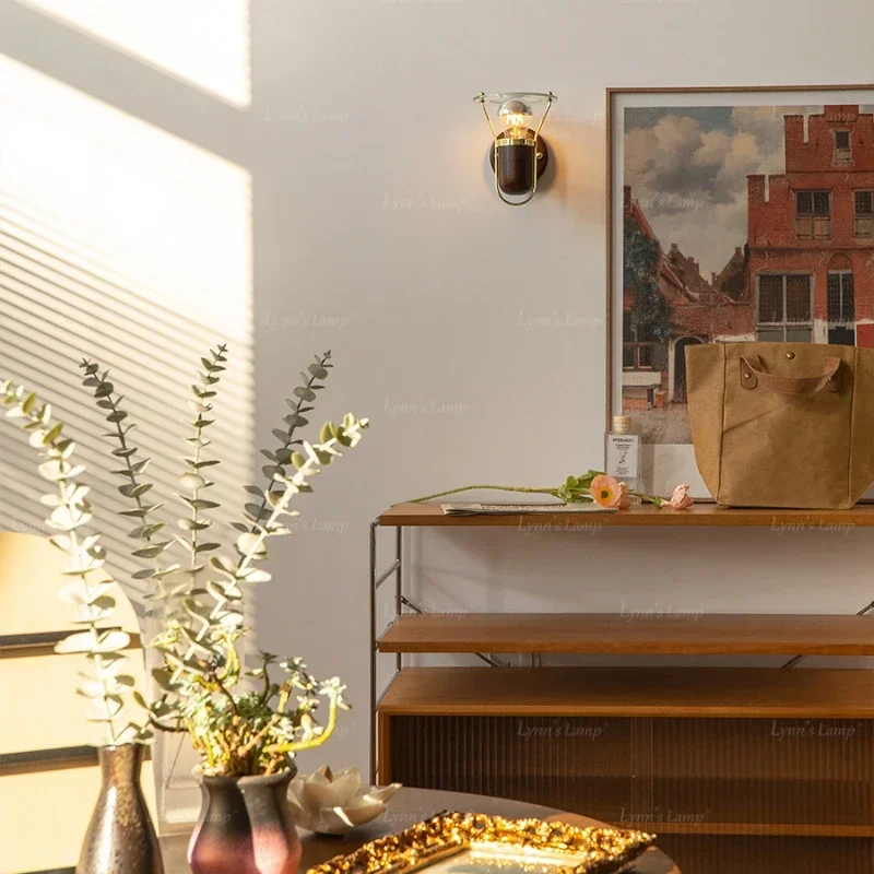 Walnut Shade Wall Luminaire, Retro LED Illumination, Nightstand, Swivel Lamp, Living Room Wall Decoration, Elegant Light