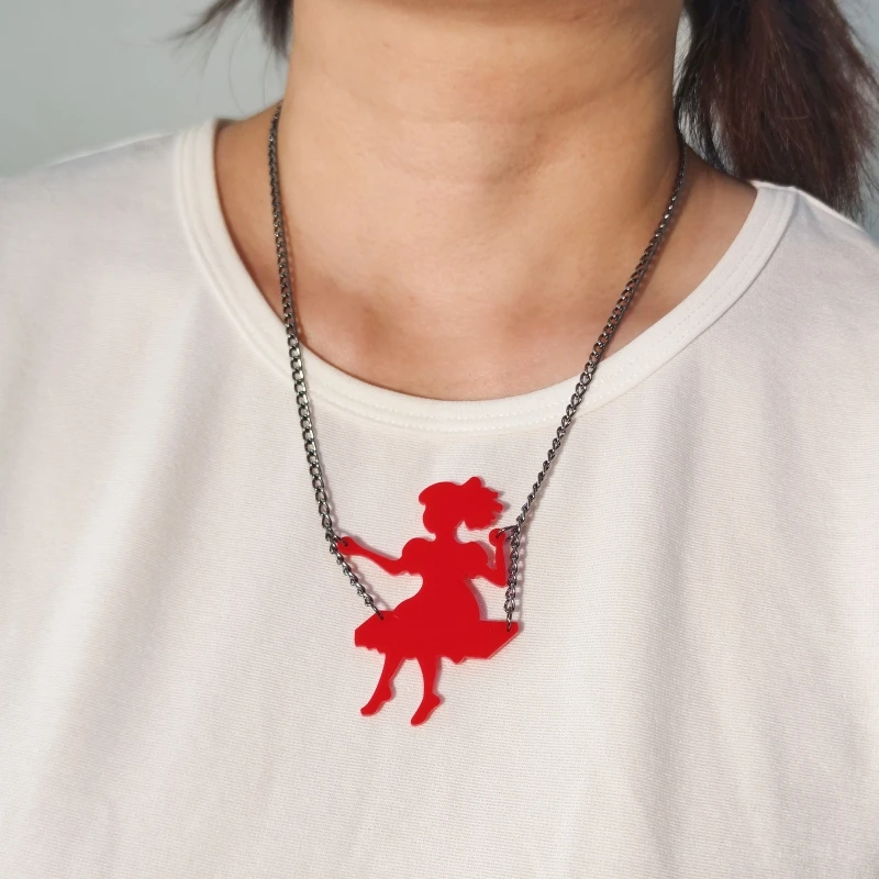KUGUYS Halskette mit Anhänger „Süßes kleines Mädchen auf der Schaukel“ für Damen, rotes Acryl, Modeschmuck, trendiges Zubehör, Geschenk für Sie
