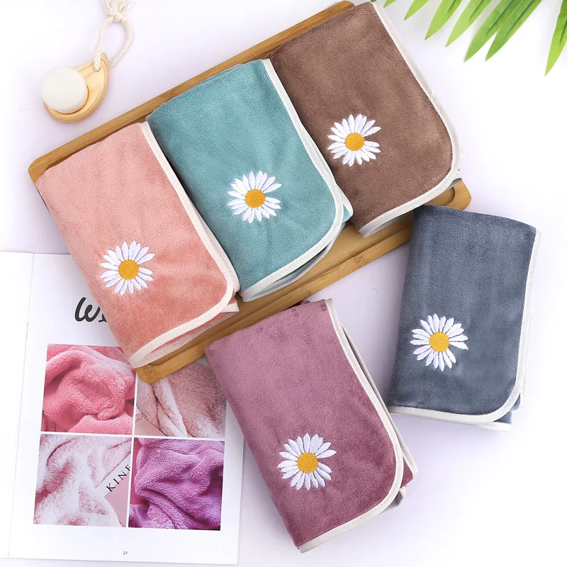 

New towel trade youth sent small Daisy embroidery thick water towel free freight