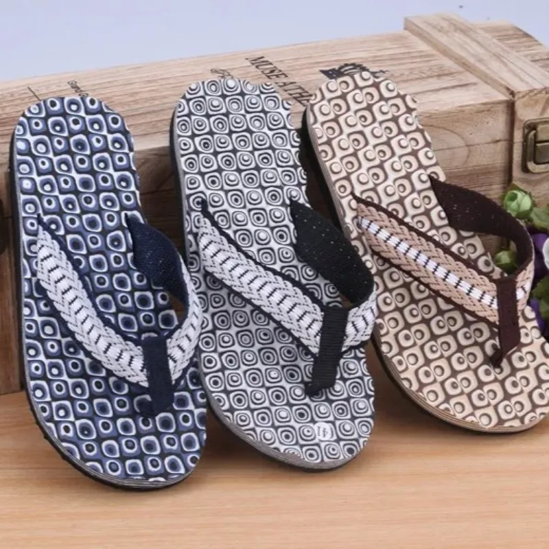 45 Large Size Men Camouflage Flip Flops Slippers Fashion Sandals Indoor & Outdoor Casual Massage Men Non-Slip Beach Shoes