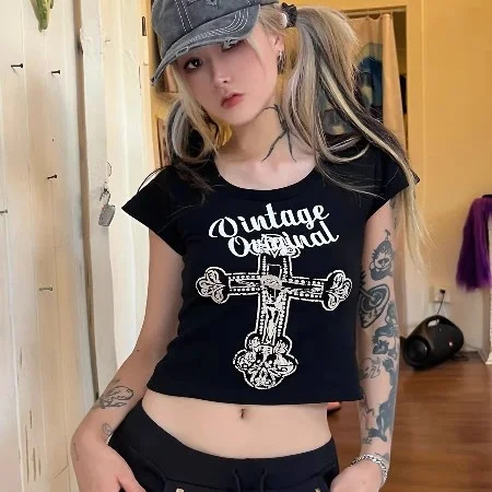 

Женская футболка Goth в стиле ретро, панк, хит продаж, тонкий пуловер с круглым вырезом, коротким рукавом и принтом в виде крестиков, в стиле пэчворк, в готическом стиле