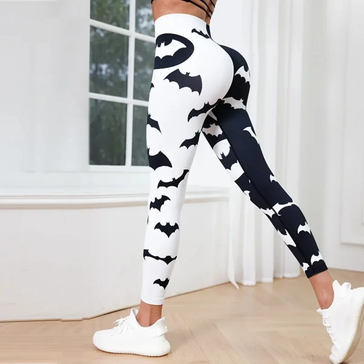 

Women's Yoga Leggings Black White Bat Printed Seamless Sexy High Waisted Fitness Exercise Gym Leggings Running Sports Leggins