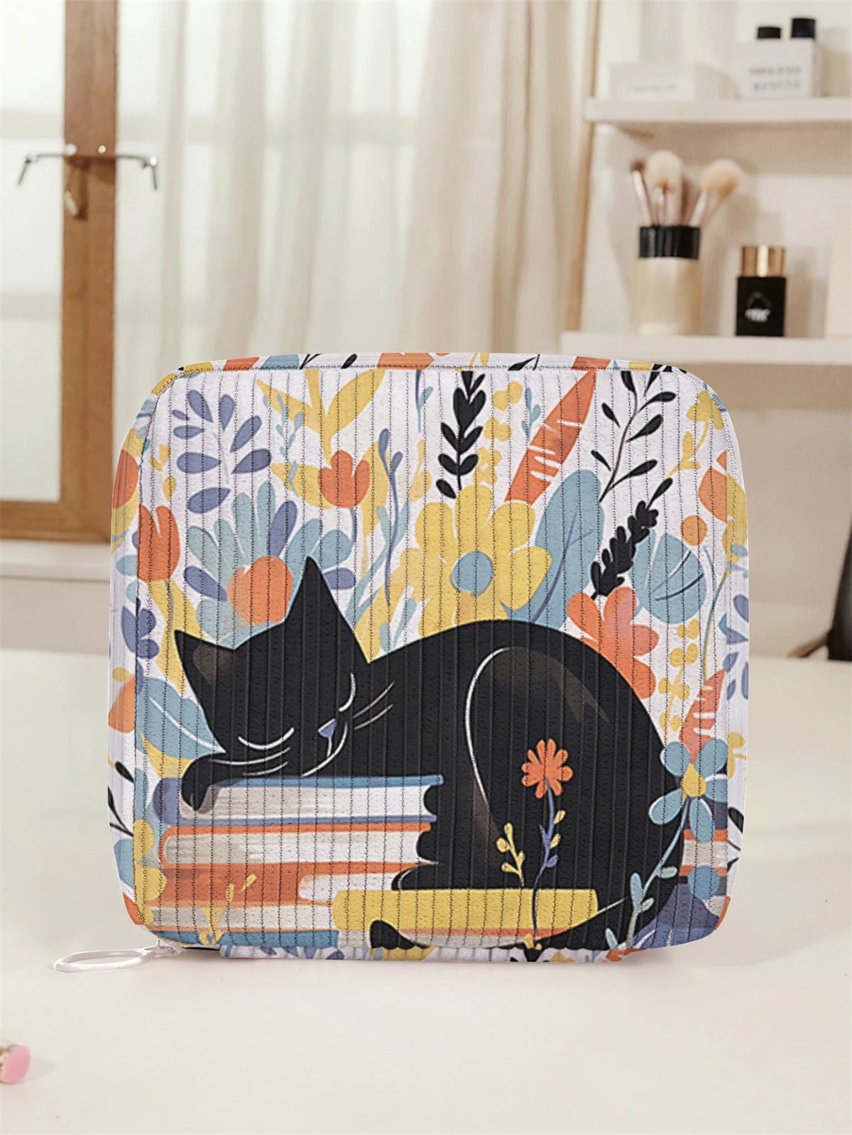 Cartoon giraffe pattern printed sanitary napkin storage bag, women's lightweight tissue bag, sanitary tissue bag