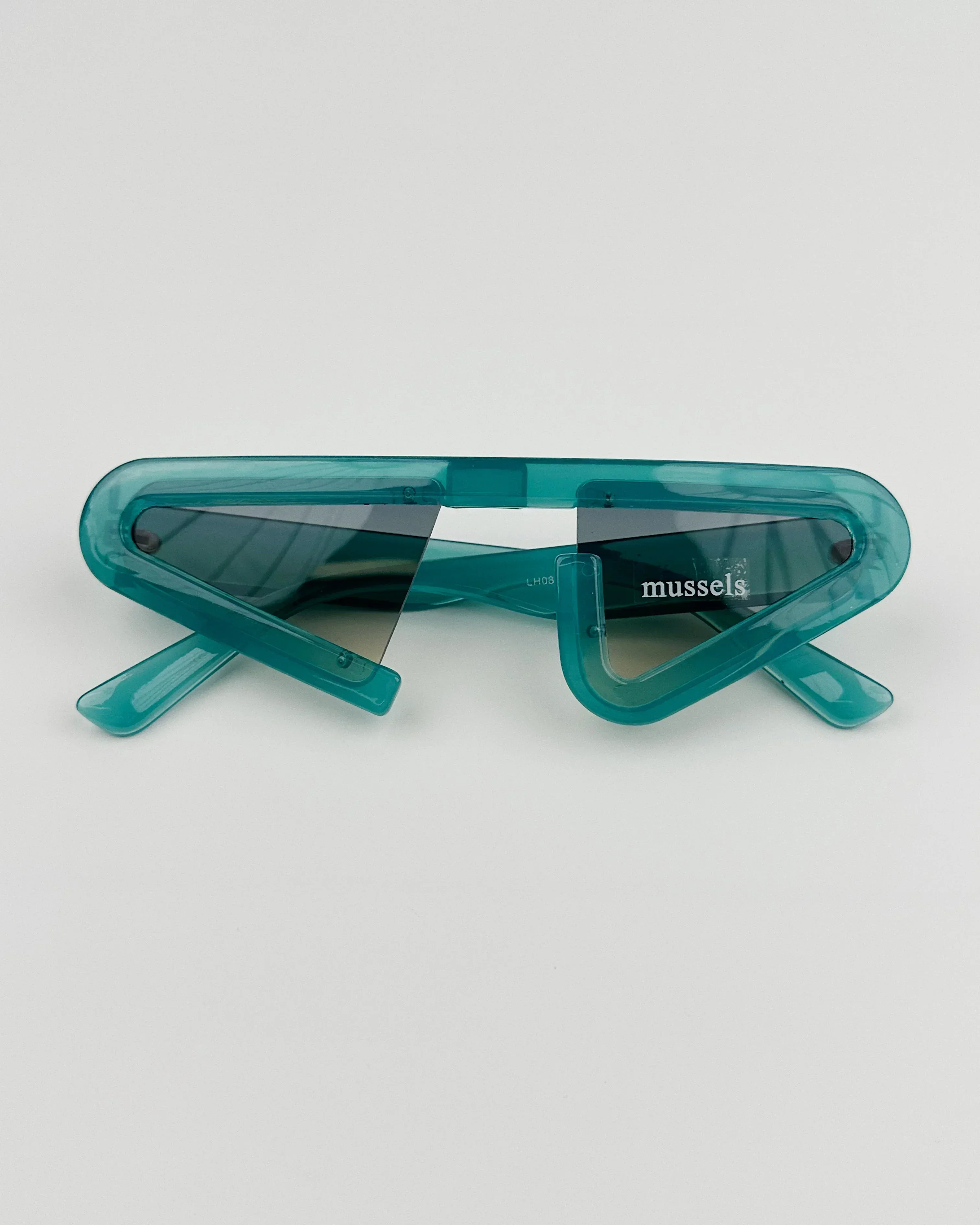 

Triangle Cat's Eye Future Style Strange Sunglasses Anti UV Concave Shape Sunglasses Men's and Women's Instagram Style