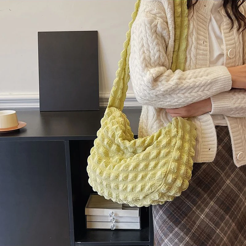 Casual Large Capacity Tote Shoulder Bags Designer Ruched Handbag Luxury Plaid Quilted Padded Crossbody Bag Female Big Purse 2024