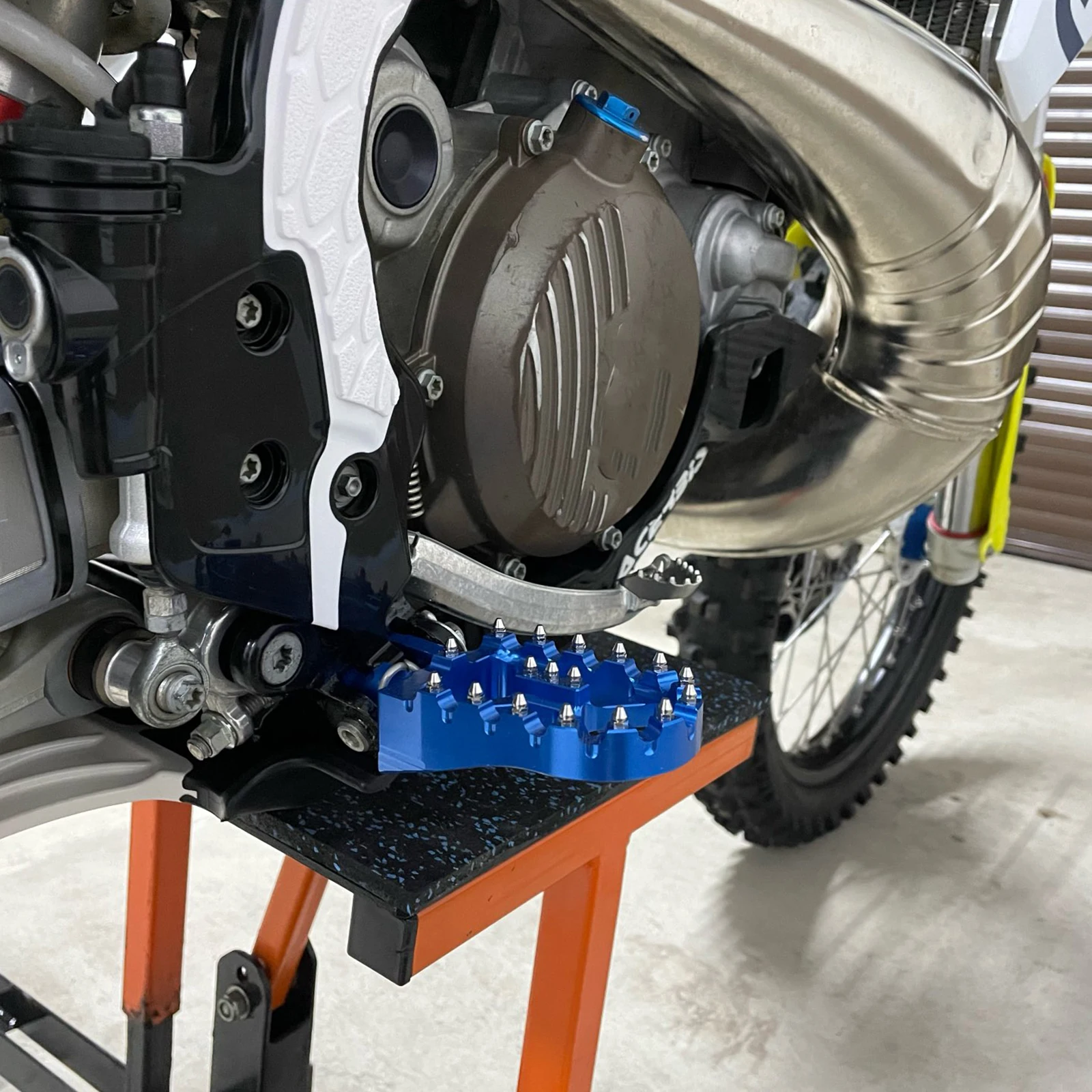 57 mm Fußrasten Fußrasten Fußrasten ruht für KTM EXC 300 EXC-F 350 XCW 500 2017–2023 SX 125 250 SX-F 450 XC 400 500 XC-F 2017–2022 – Detail 3