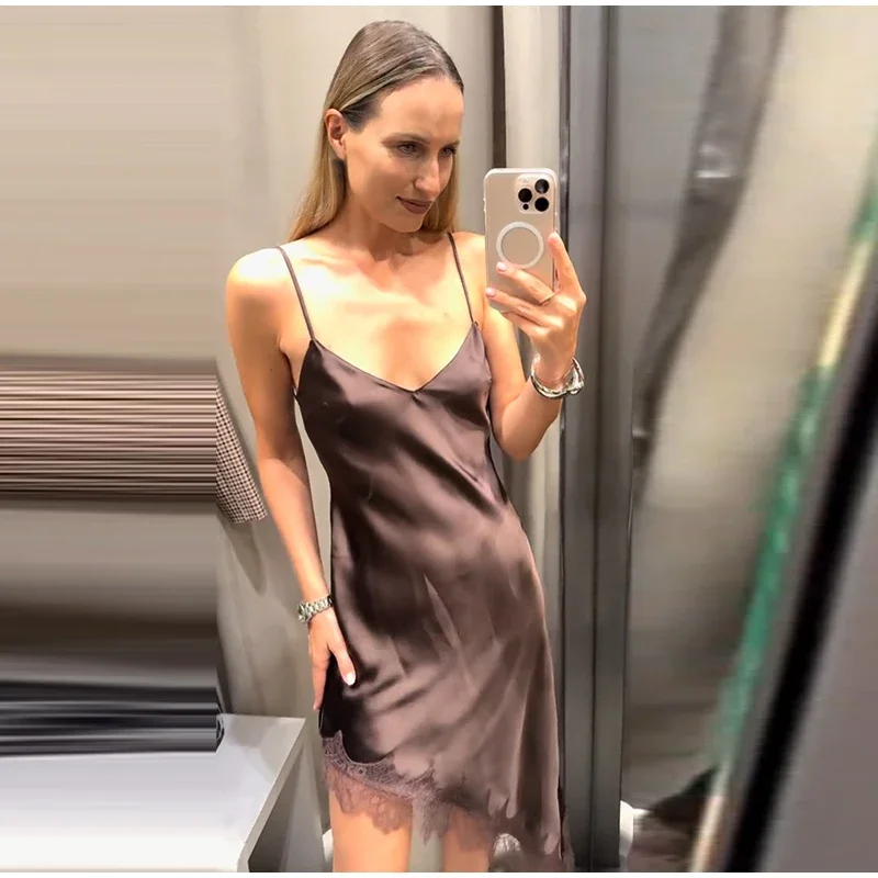 Braunes Satin-Slip-Kleid für Damen, Spaghettiträger, V-Ausschnitt, asymmetrisches Midikleid mit Spitzenbesatz, 2025, weibliche Abendparty, modische Oberbekleidung – Detail 6